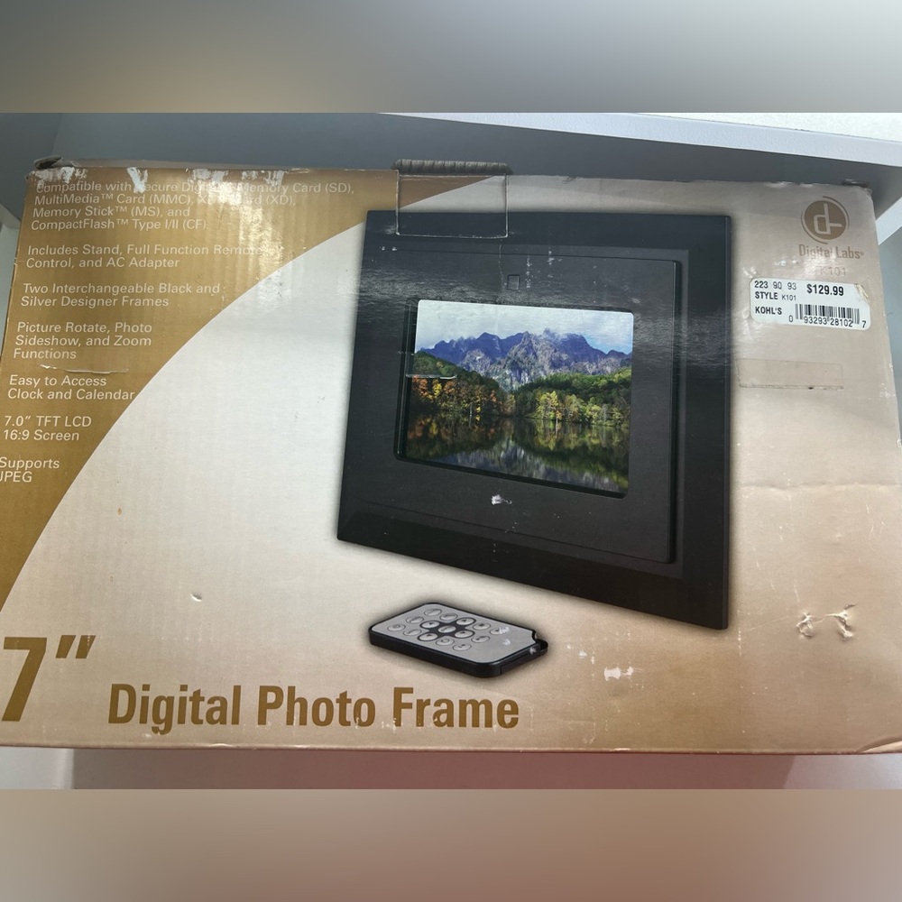 Digital Labs K101 7" Digital Photo Frame in Black - Picture 3 of 9